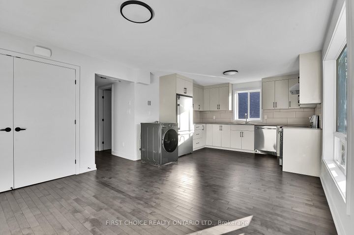 Photo 7 at 972 Dynes Road, Nepean (Carleton Square), Ottawa