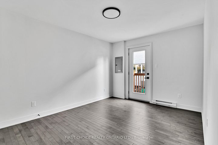 Photo 12 at 972 Dynes Road, Nepean (Carleton Square), Ottawa