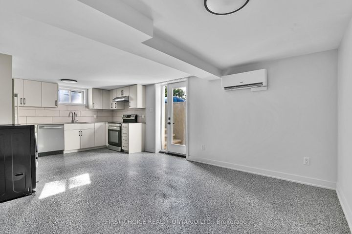 Photo 33 at 972 Dynes Road, Nepean (Carleton Square), Ottawa