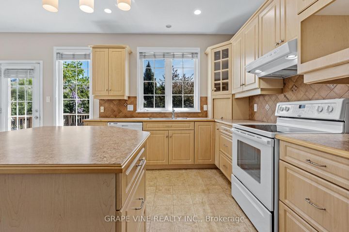 Photo 13 at 201 Ramelton Private, Nepean (Stonebridge), Ottawa