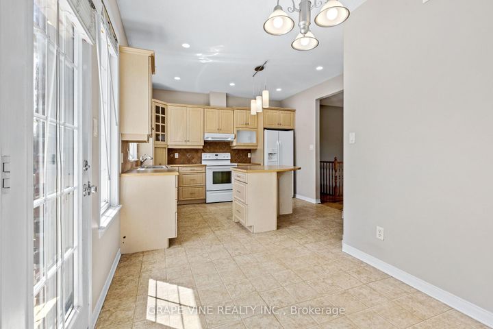 Photo 16 at 201 Ramelton Private, Nepean (Stonebridge), Ottawa