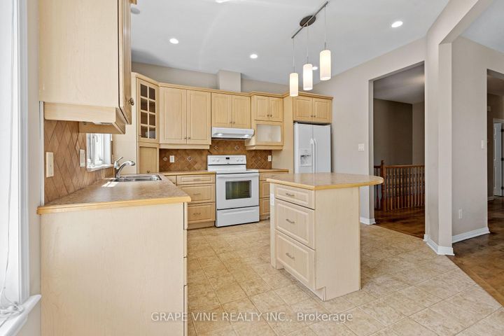 Photo 20 at 201 Ramelton Private, Nepean (Stonebridge), Ottawa