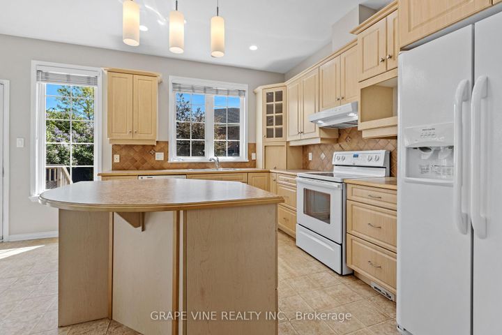 Photo 21 at 201 Ramelton Private, Nepean (Stonebridge), Ottawa