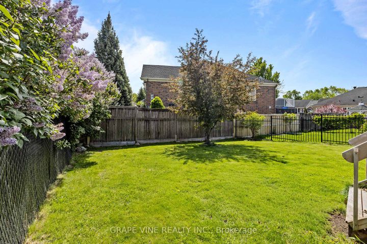 Photo 37 at 201 Ramelton Private, Nepean (Stonebridge), Ottawa