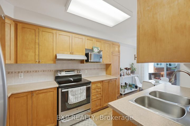 Photo 12 at 184 Berrigan Drive, Nepean (Longfields), Ottawa
