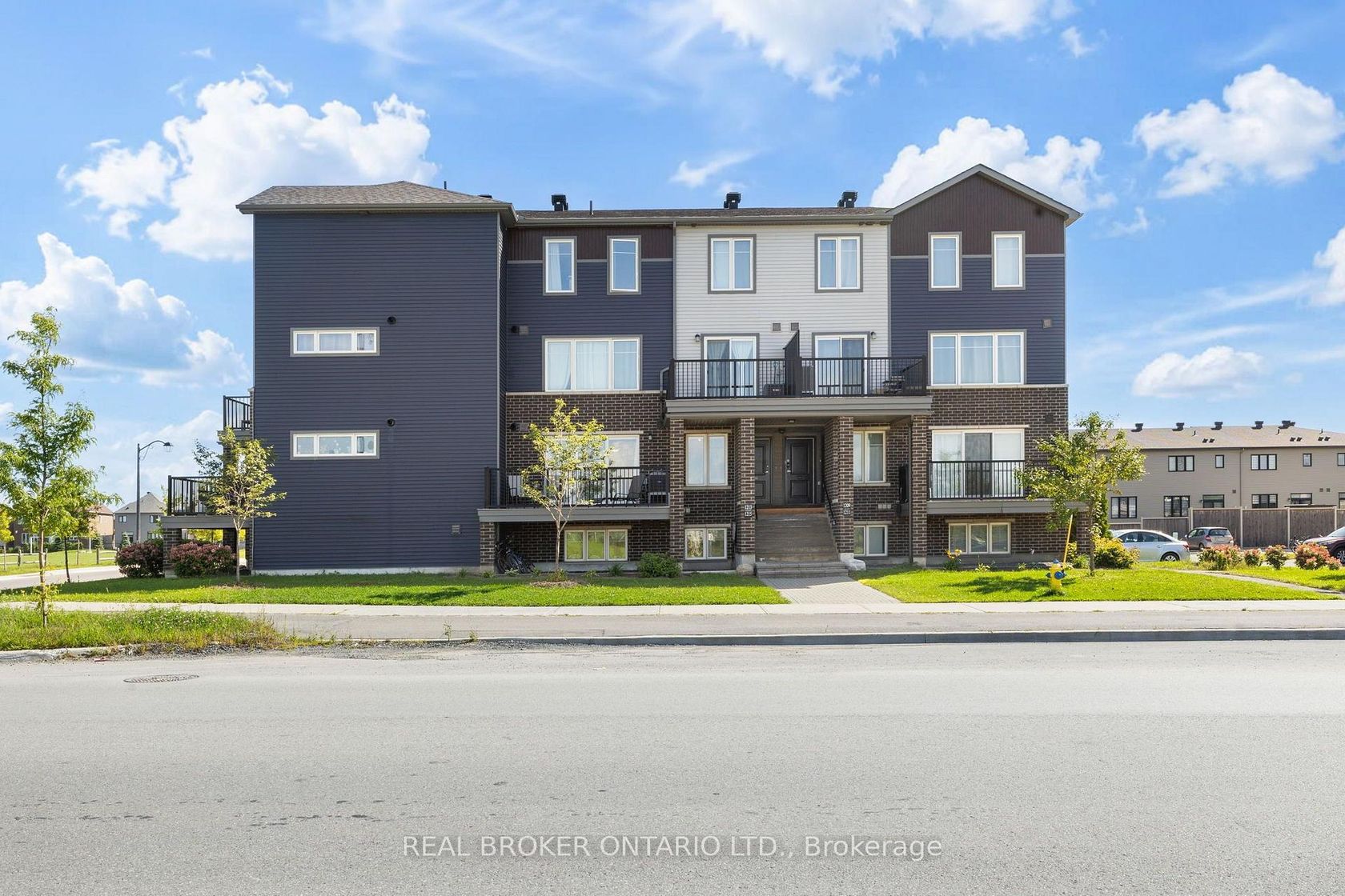 2 - 1213 Chapman Mills Drive, Nepean (Heritage Park), Ottawa 
