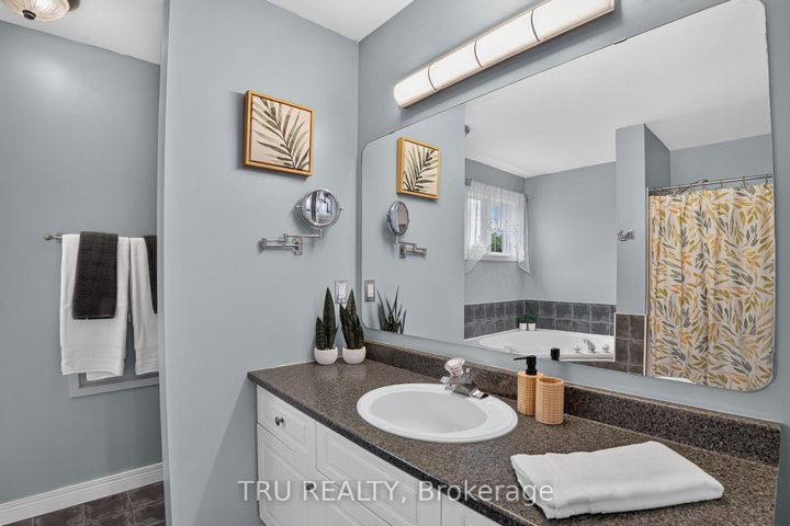 Photo 22 at 57 Golflinks Drive, Nepean (Stonebridge), Ottawa