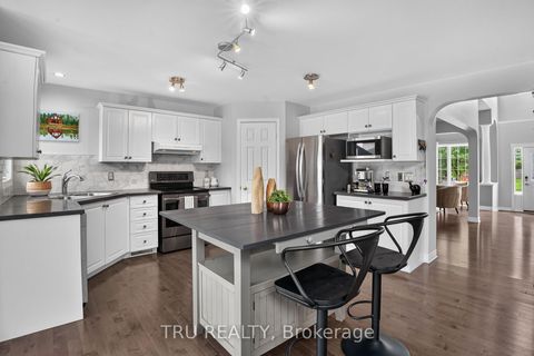 Photo 7 at 57 Golflinks Drive, Nepean (Stonebridge), Ottawa
