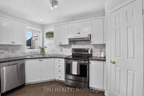 Photo 9 at 57 Golflinks Drive, Nepean (Stonebridge), Ottawa