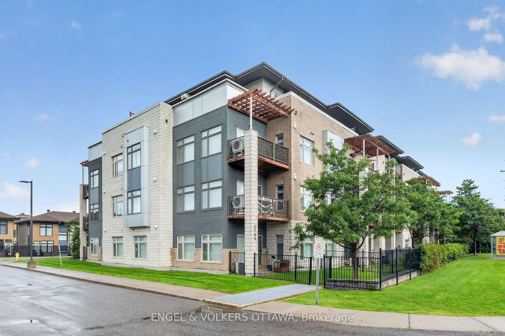 310 - 2785 Baseline Road, Nepean (Redwood Park), Ottawa 