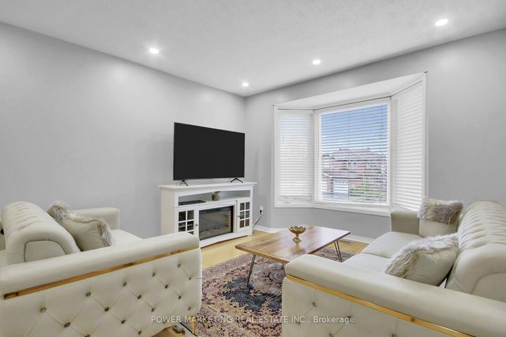 Photo 6 at 181 MOUNTSHANNON Drive, Nepean (Longfields), Ottawa