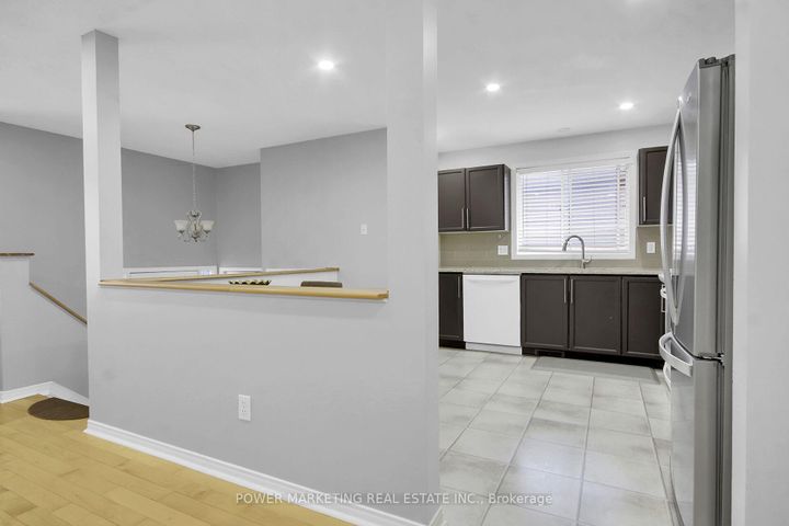 Photo 12 at 181 MOUNTSHANNON Drive, Nepean (Longfields), Ottawa