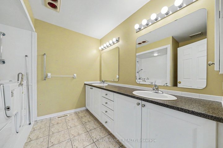 Photo 13 at 19 Settlers Ridge Way, Nepean (Longfields), Ottawa
