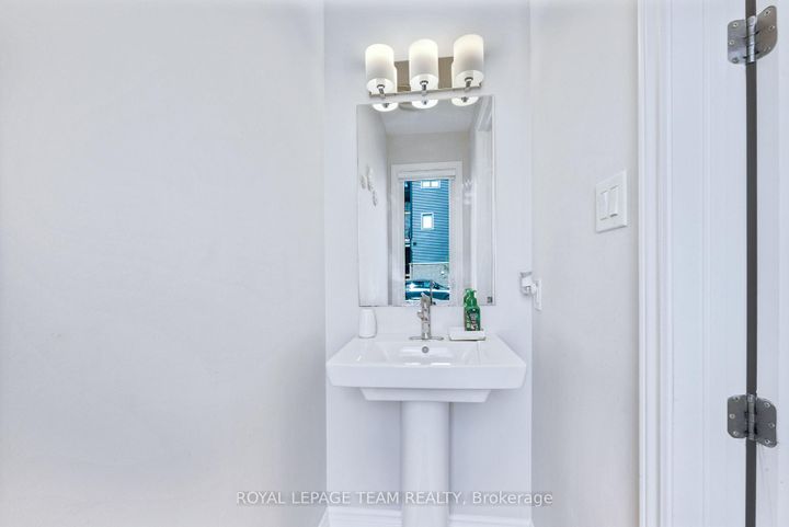Photo 4 at 4124 Obsidian Street, Nepean (Half Moon Bay), Ottawa