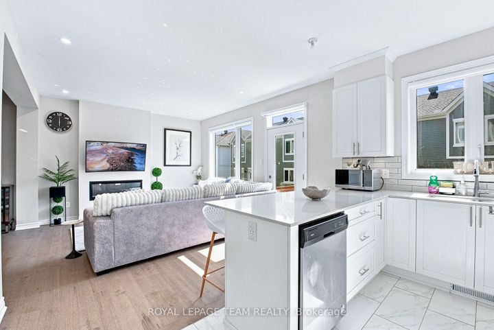 Photo 10 at 4124 Obsidian Street, Nepean (Half Moon Bay), Ottawa