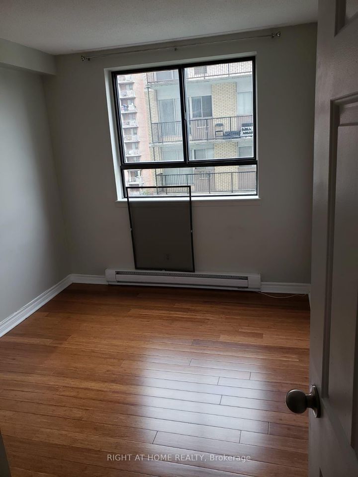 Photo 17 at 706 - 470 Laurier Avenue W, Ottawa Centre, Ottawa