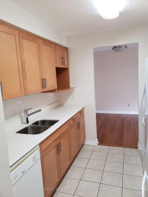 Photo 12 at 706 - 470 Laurier Avenue W, Ottawa Centre, Ottawa