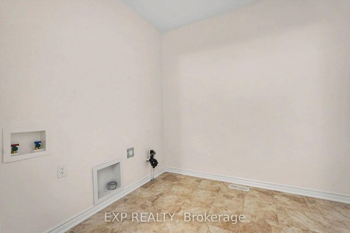 Photo 24 at 39 Pondhawk Way, Nepean (Half Moon Bay), Ottawa