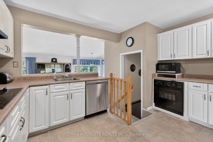 Photo 20 at 59 Evergreen Drive, Nepean (Lynwood Village), Ottawa