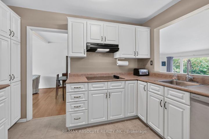 Photo 22 at 59 Evergreen Drive, Nepean (Lynwood Village), Ottawa
