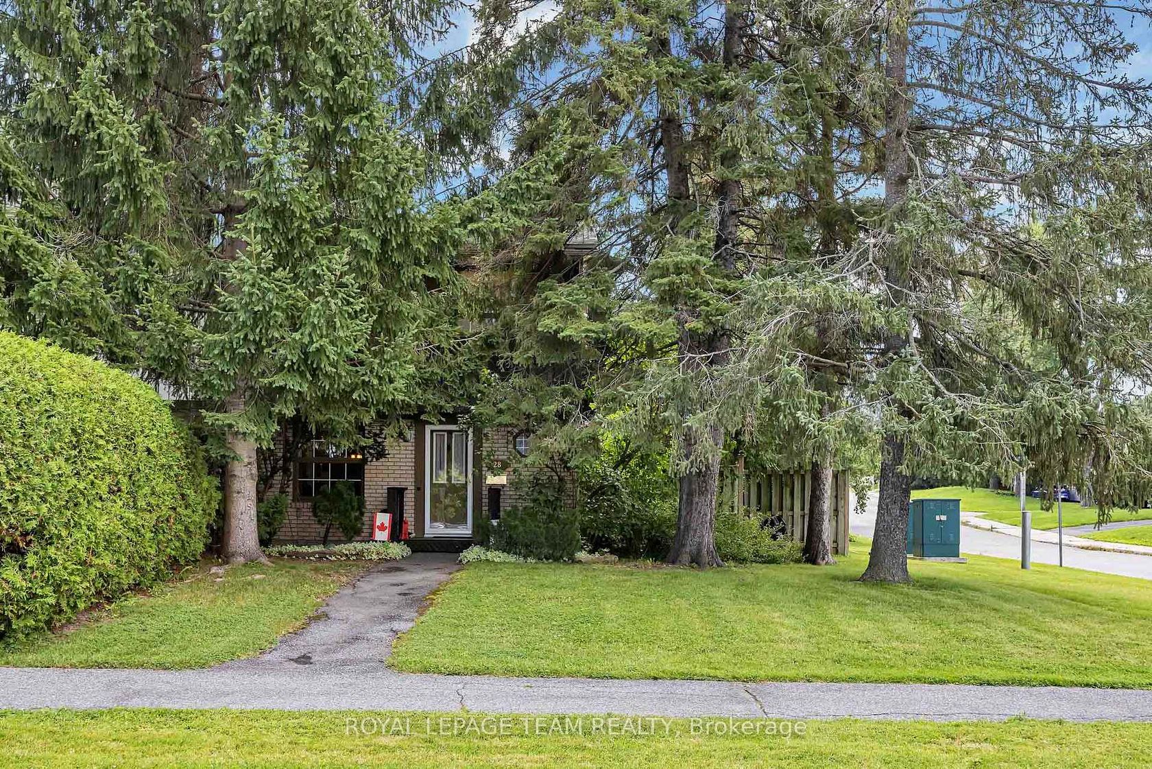 28 Monterey Drive, Nepean (Leslie Park), Ottawa 