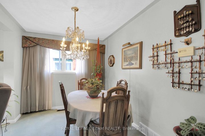 Photo 6 at 962 Dynes Road, Nepean (Carleton Square), Ottawa