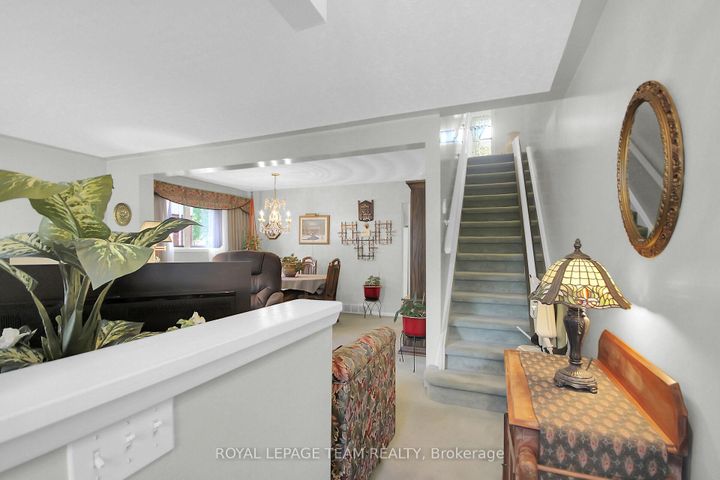 Photo 15 at 962 Dynes Road, Nepean (Carleton Square), Ottawa