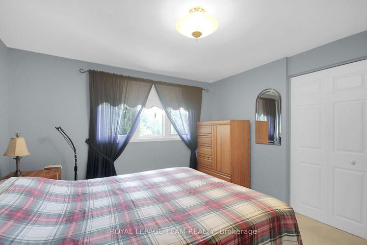 Photo 18 at 962 Dynes Road, Nepean (Carleton Square), Ottawa