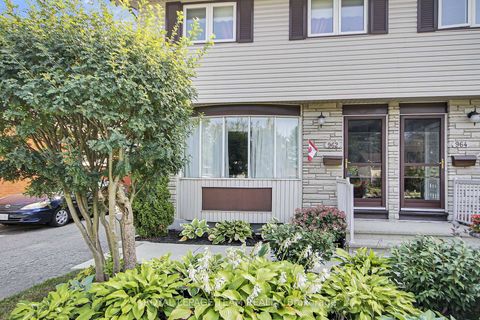 Photo 1 at 962 Dynes Road, Nepean (Carleton Square), Ottawa