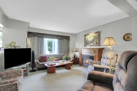 Photo 5 at 962 Dynes Road, Nepean (Carleton Square), Ottawa