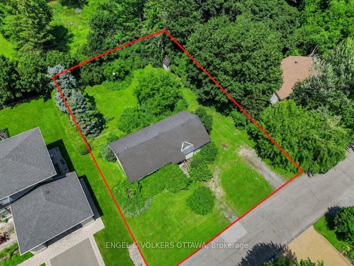 Photo 1 at 91 Palsen Street, Nepean (Meadowlands/Crestview), Ottawa