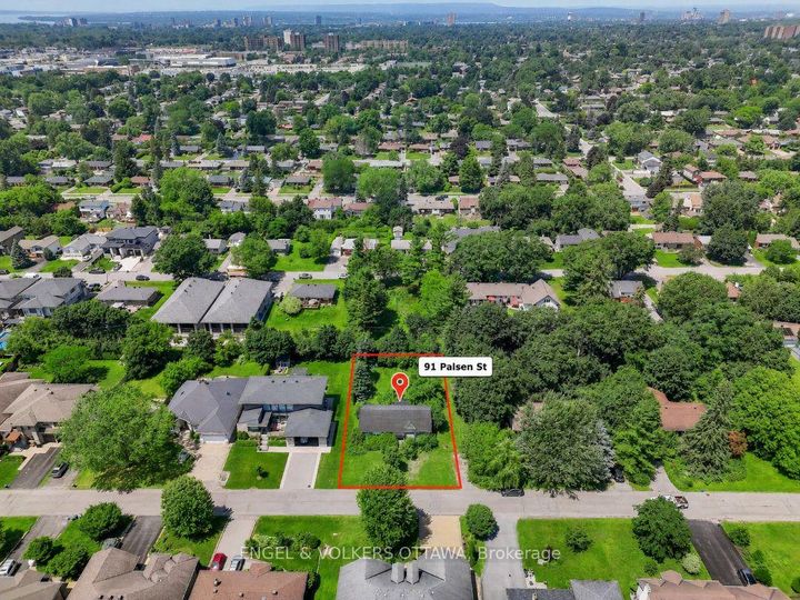 Photo 2 at 91 Palsen Street, Nepean (Meadowlands/Crestview), Ottawa