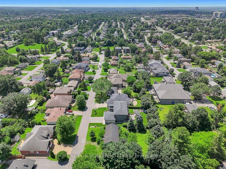 Photo 19 at 91 Palsen Street, Nepean (Meadowlands/Crestview), Ottawa