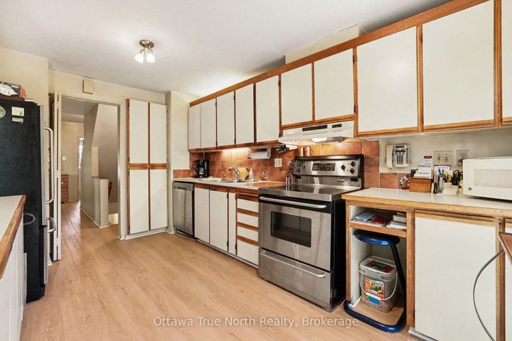 Photo 11 at 41 Aldgate Crescent, Nepean (Pheasant Run), Ottawa