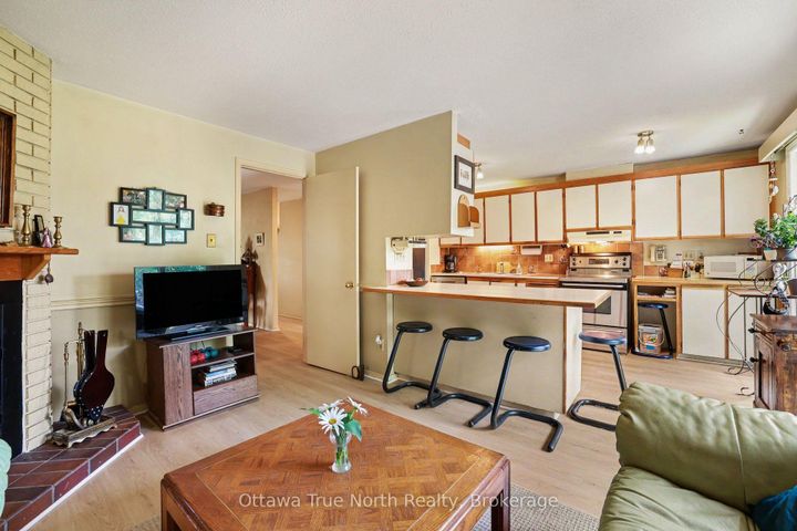 Photo 13 at 41 Aldgate Crescent, Nepean (Pheasant Run), Ottawa