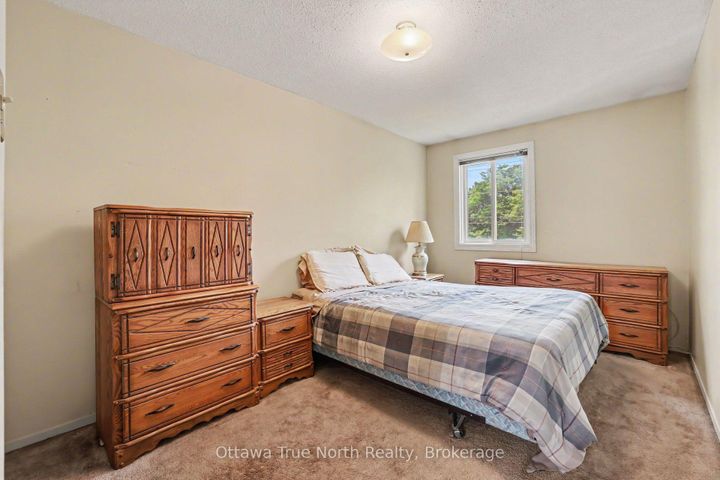 Photo 21 at 41 Aldgate Crescent, Nepean (Pheasant Run), Ottawa