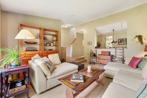 Photo 5 at 41 Aldgate Crescent, Nepean (Pheasant Run), Ottawa