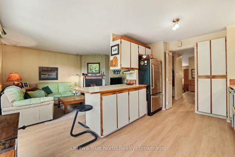 Photo 12 at 41 Aldgate Crescent, Nepean (Pheasant Run), Ottawa