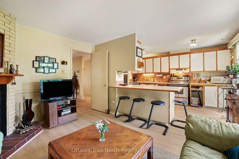 Photo 13 at 41 Aldgate Crescent, Nepean (Pheasant Run), Ottawa