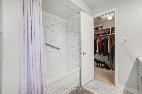 Photo 19 at 41 Aldgate Crescent, Nepean (Pheasant Run), Ottawa