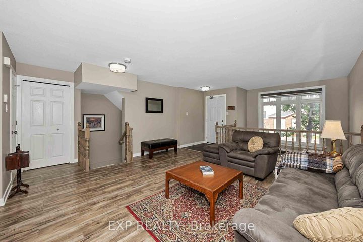 Photo 1 at 1 - 301 Elite Private, Nepean (Longfields), Ottawa
