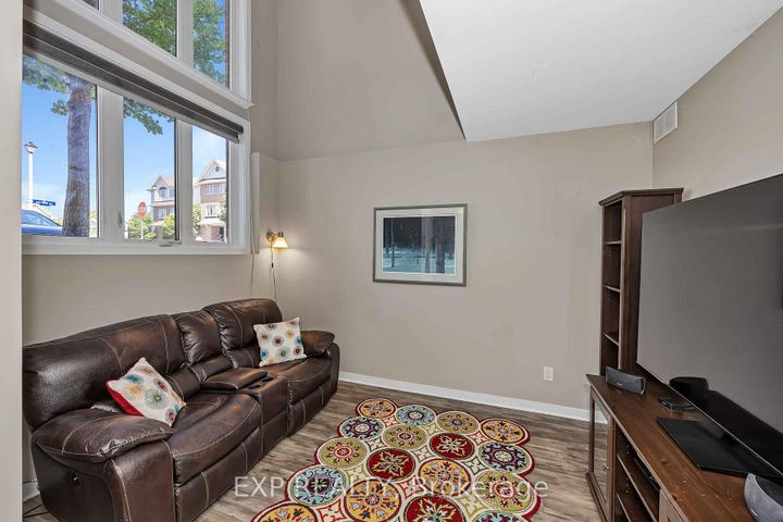 Photo 13 at 1 - 301 Elite Private, Nepean (Longfields), Ottawa