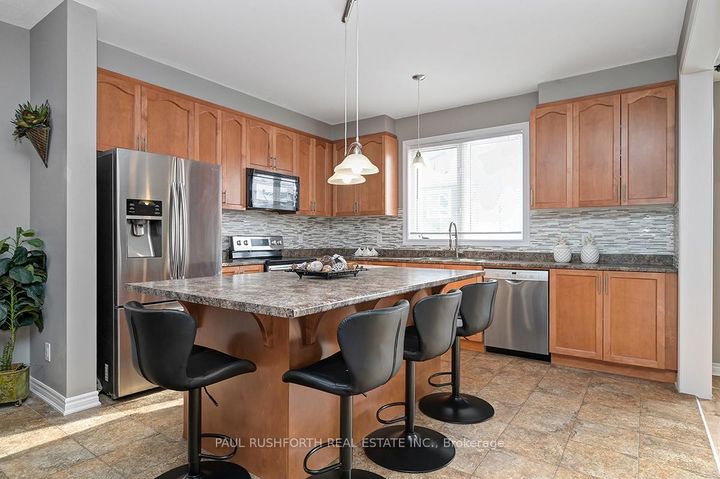 Photo 7 at 609 Dundonald Drive, Nepean (Half Moon Bay), Ottawa