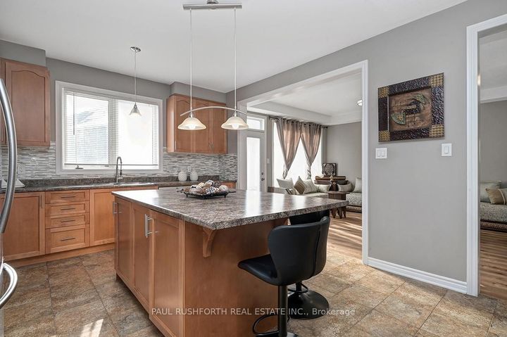 Photo 9 at 609 Dundonald Drive, Nepean (Half Moon Bay), Ottawa