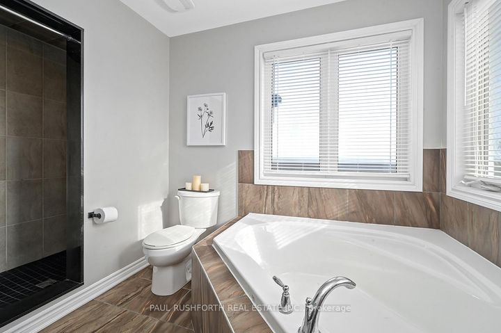 Photo 19 at 609 Dundonald Drive, Nepean (Half Moon Bay), Ottawa