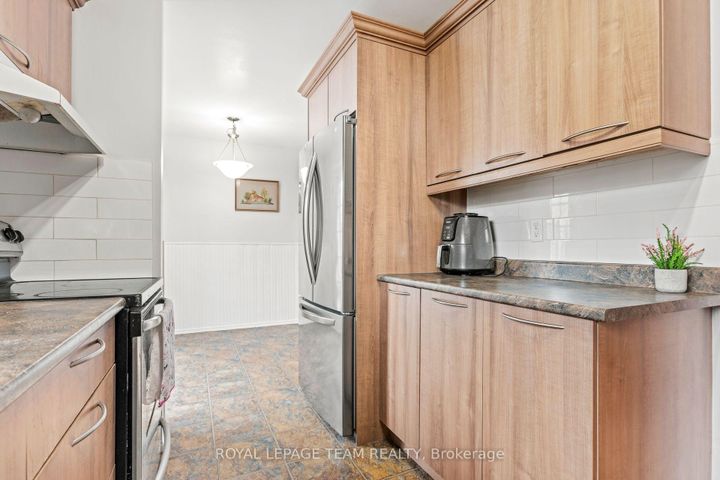 Photo 9 at 9 - 455 Kintyre Private, Nepean (Carleton Square), Ottawa