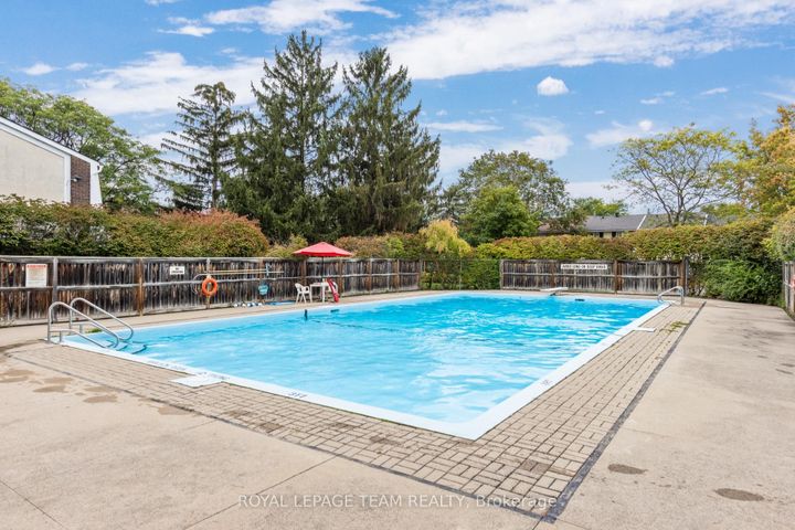 Photo 31 at 9 - 455 Kintyre Private, Nepean (Carleton Square), Ottawa