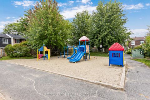 Photo 30 at 9 - 455 Kintyre Private, Nepean (Carleton Square), Ottawa
