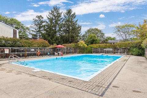 Photo 31 at 9 - 455 Kintyre Private, Nepean (Carleton Square), Ottawa