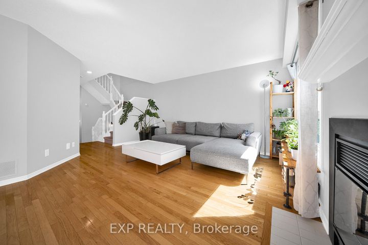 Photo 2 at 34 Stonebriar Drive, Nepean (Centrepointe), Ottawa